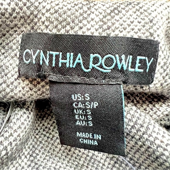 Cynthia Rowley NWT Metallic Mock Neck Sweater Animal Print Silver Size Small - Picture 4 of 7